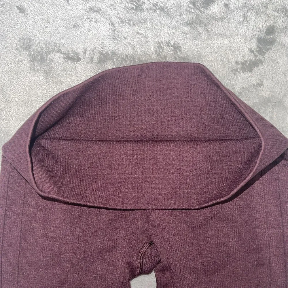 Lululemon Women's‎ In the Flow Seamless Cropped Leggings Burgundy Size 4 EUC